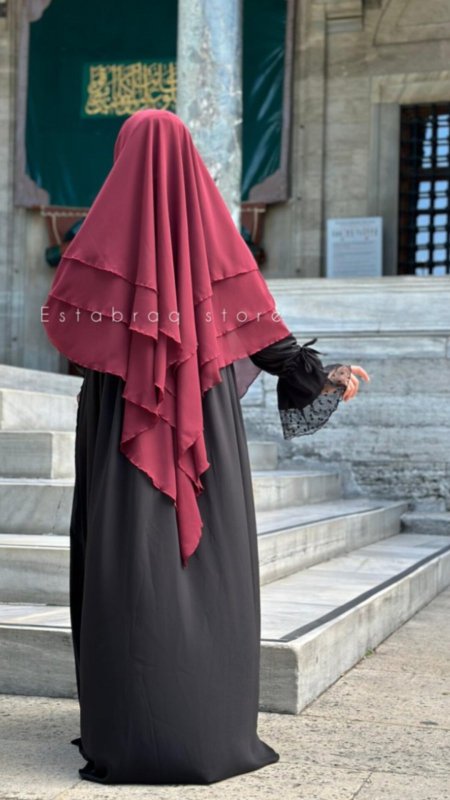 أسود